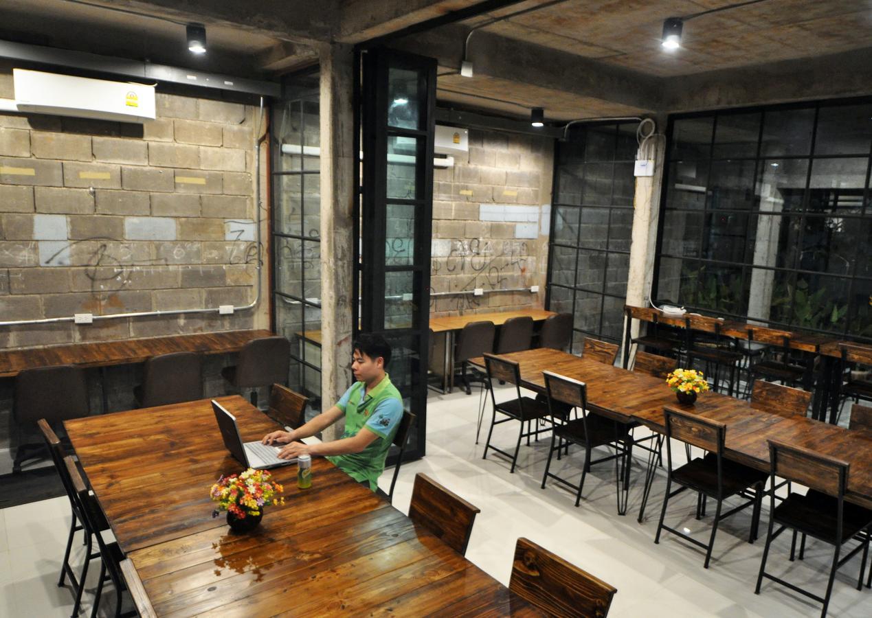 The Warehouse Chiang Mai Exterior foto
